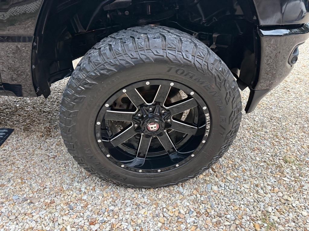 RAM 1500 Laramie 4x4 Crew Cab 5'7" Box 2023