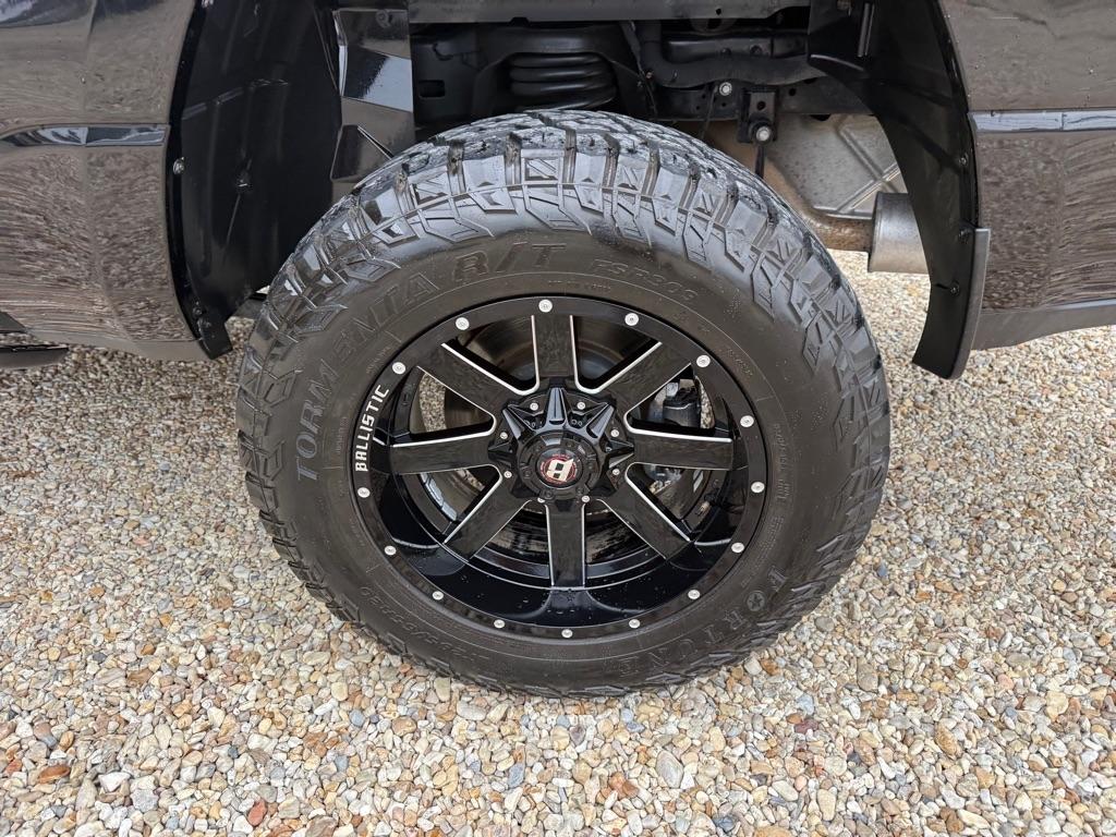 RAM 1500 Laramie 4x4 Crew Cab 5'7" Box 2023