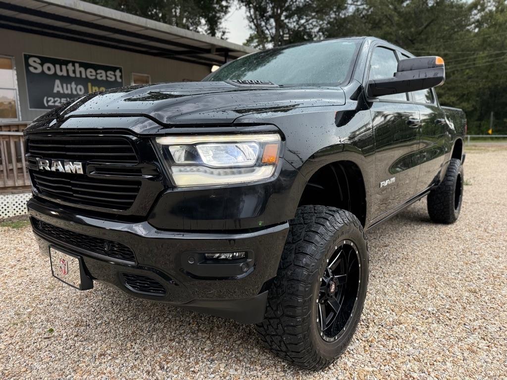 RAM 1500 Laramie 4x4 Crew Cab 5'7" Box 2023