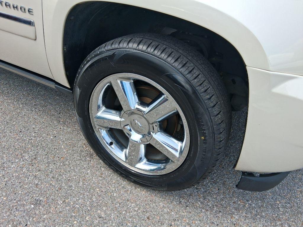 Chevrolet Tahoe LTZ 2WD 2012
