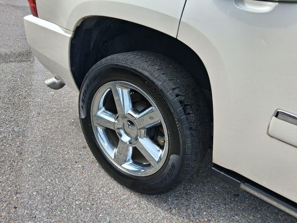 Chevrolet Tahoe LTZ 2WD 2012