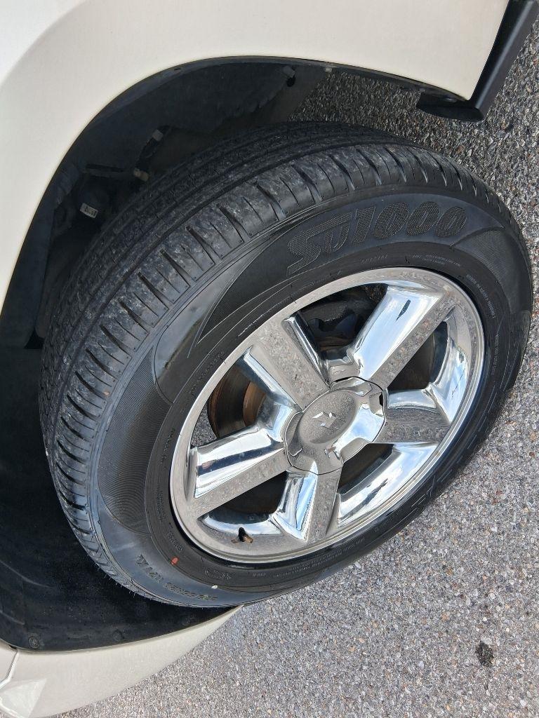 Chevrolet Tahoe LTZ 2WD 2012