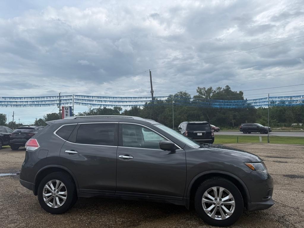 Nissan Rogue FWD 4dr SV 2016