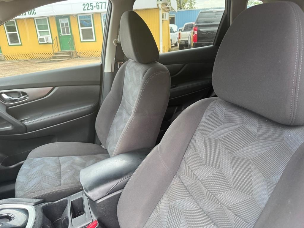 Nissan Rogue FWD 4dr SV 2016