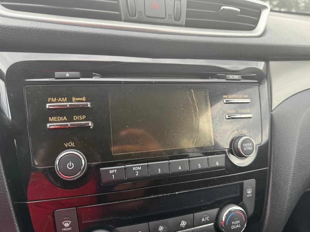 Nissan Rogue FWD 4dr SV 2016