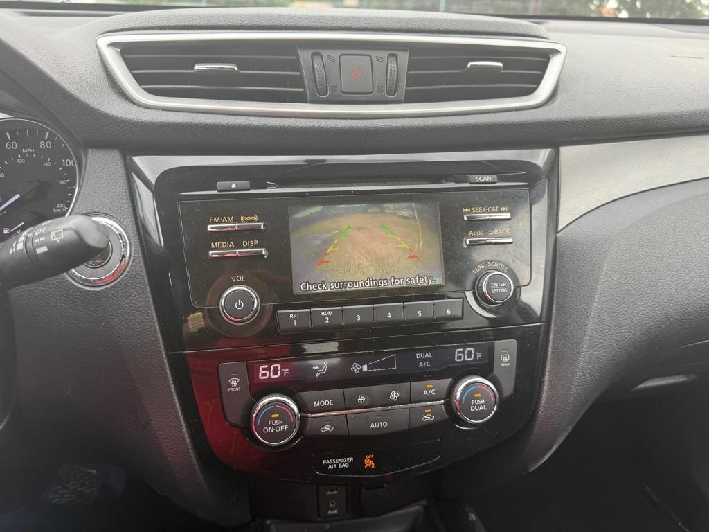 Nissan Rogue FWD 4dr SV 2016