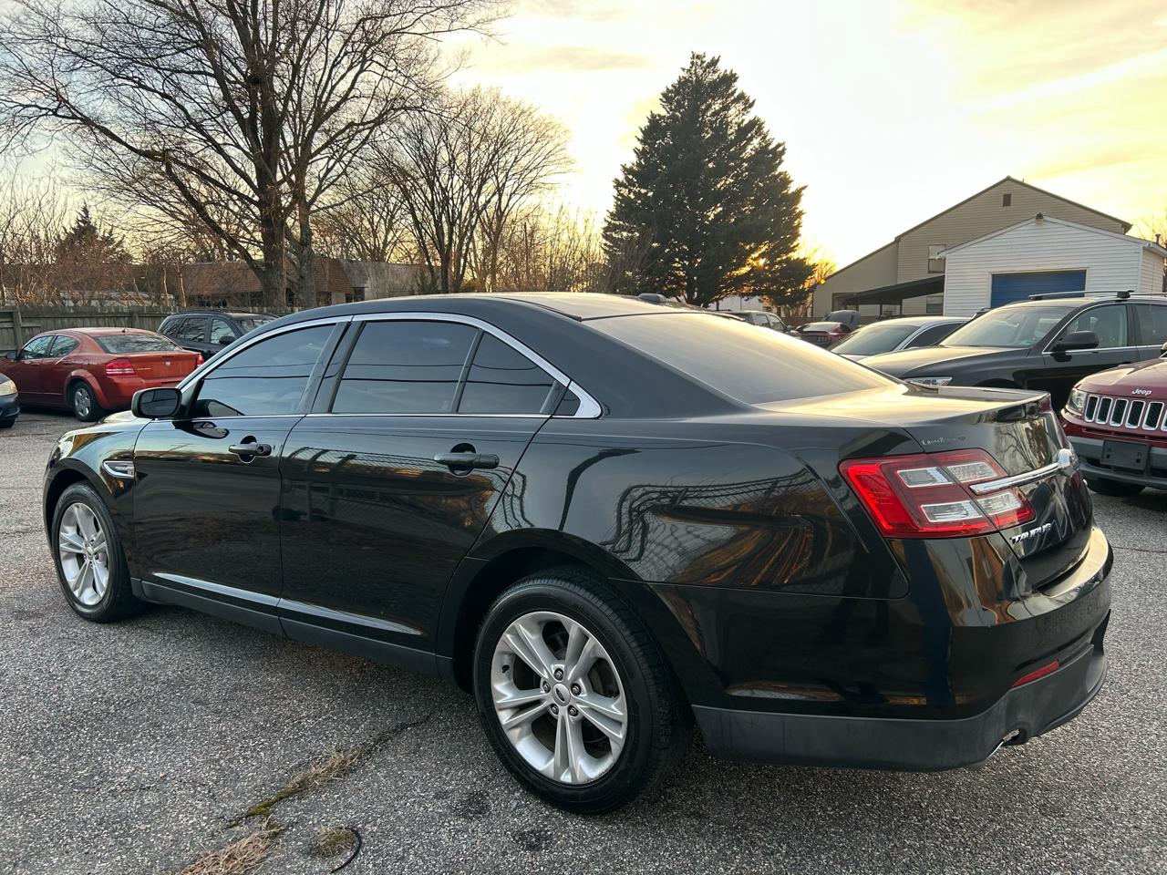 Ford Taurus SE FWD 2017