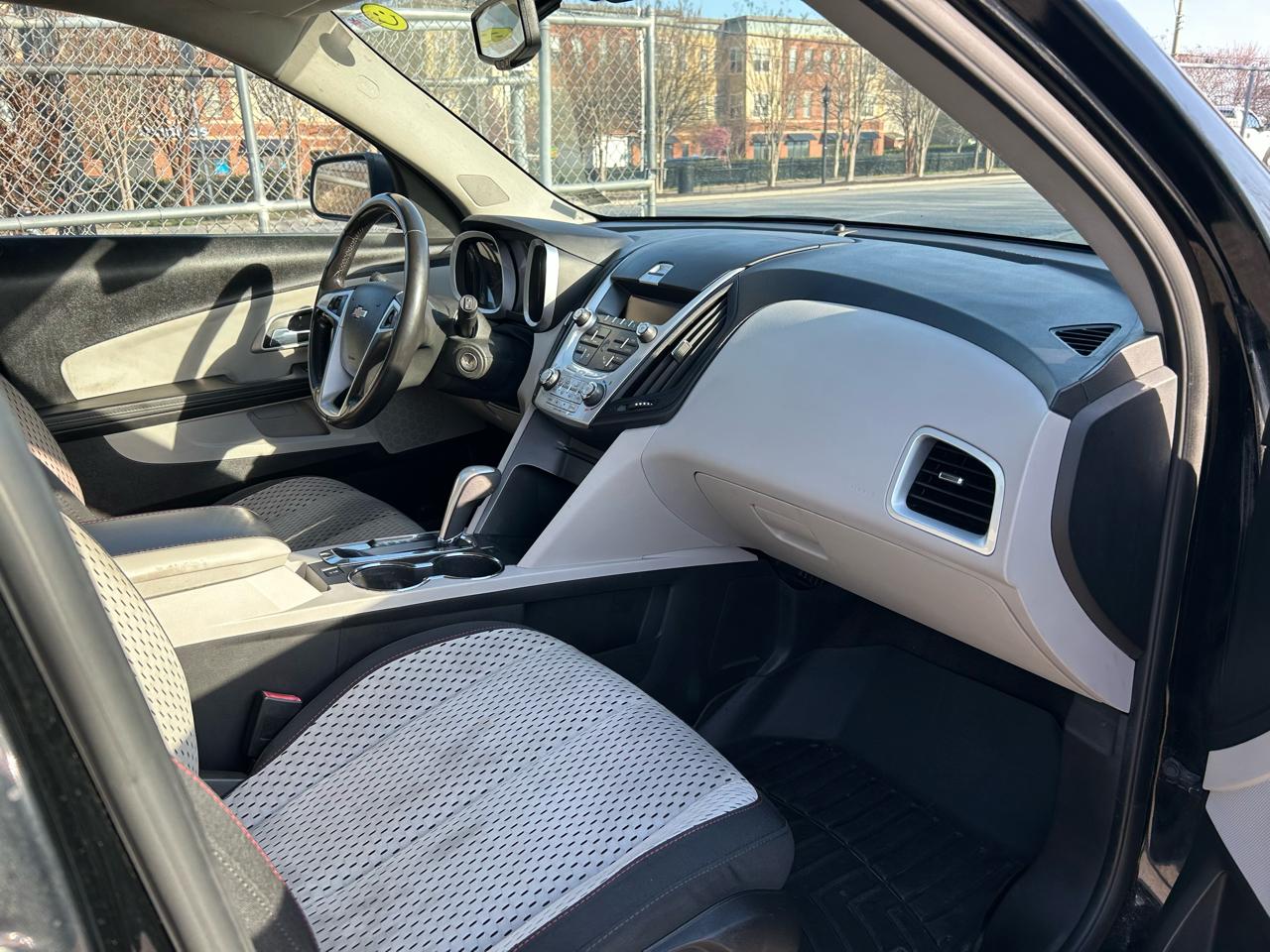 Chevrolet Equinox LS 2WD 2011