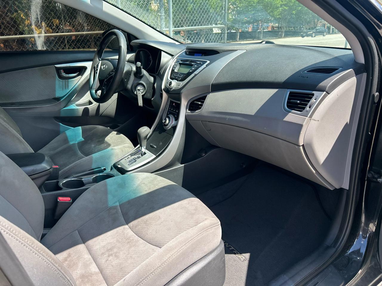 Hyundai Elantra Limited 2011