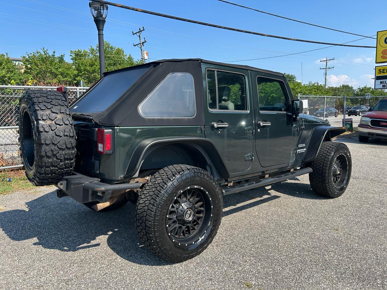 Jeep Wrangler Unlimited Sport 4WD 2010