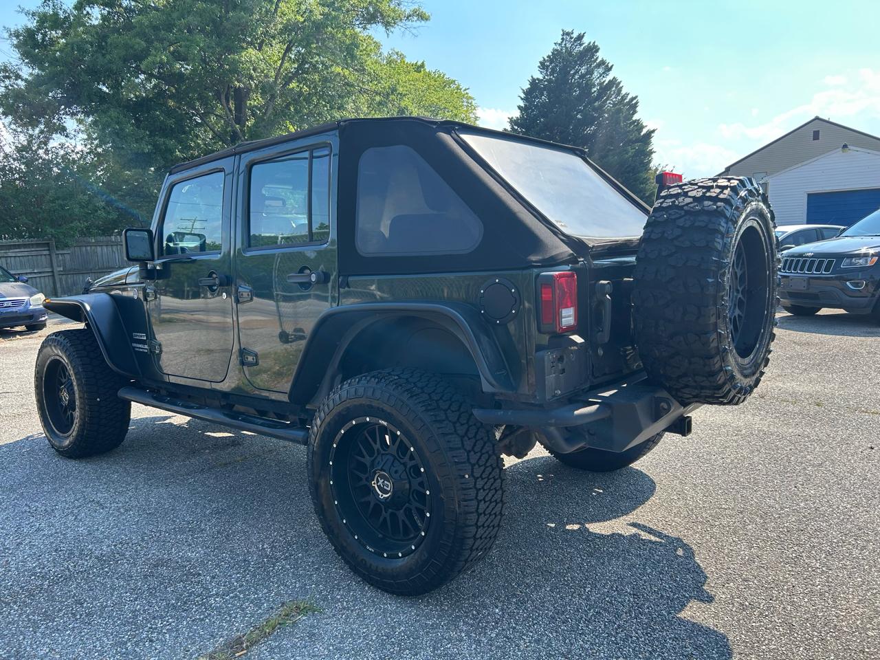 Jeep Wrangler Unlimited Sport 4WD 2010