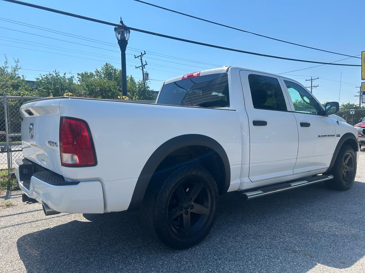 RAM 1500 ST Crew Cab 4WD 2012