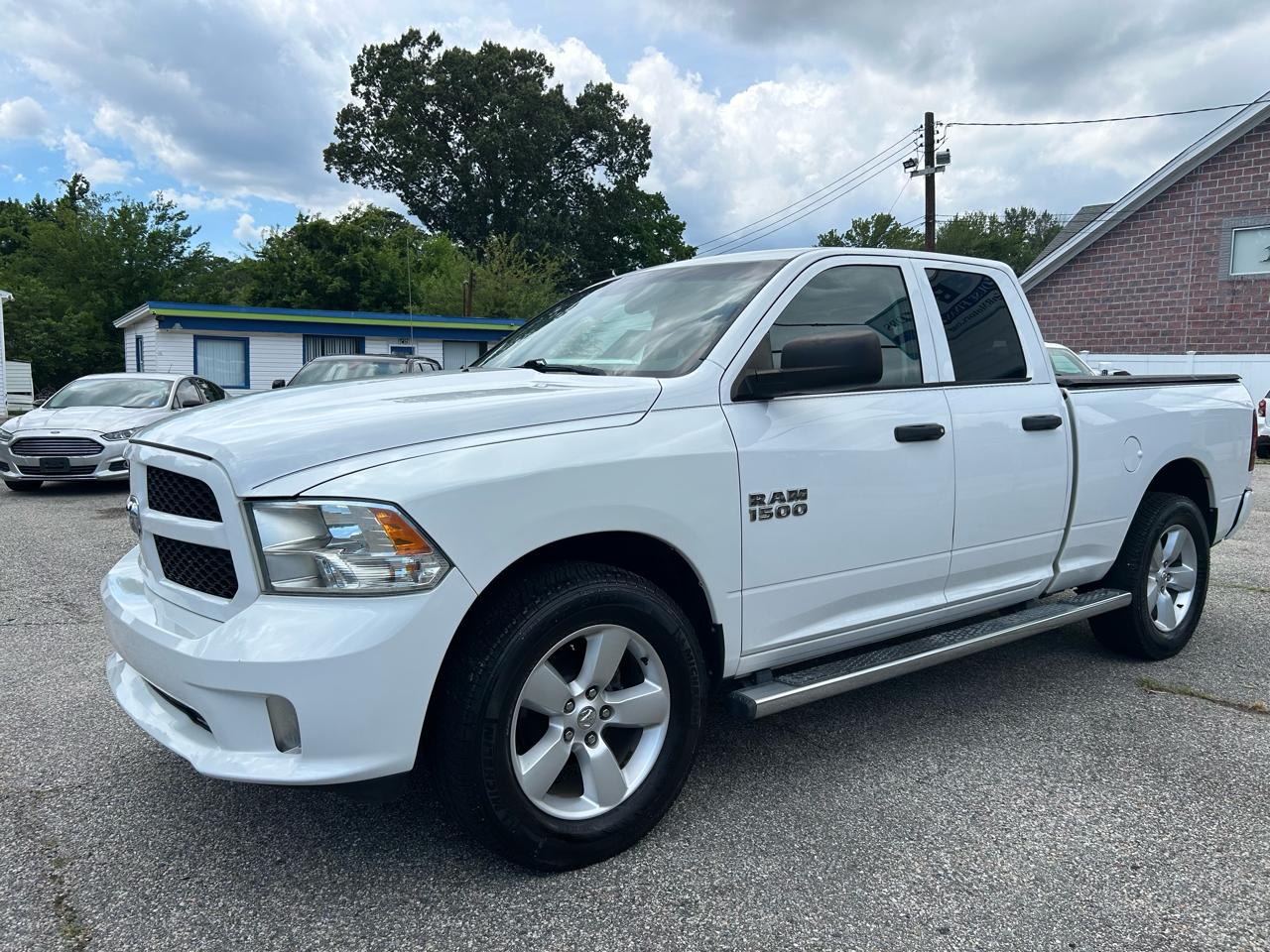 RAM 1500 Tradesman Quad Cab 4WD 2016