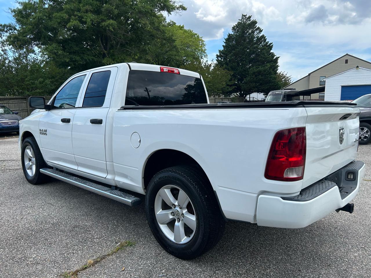 RAM 1500 Tradesman Quad Cab 4WD 2016