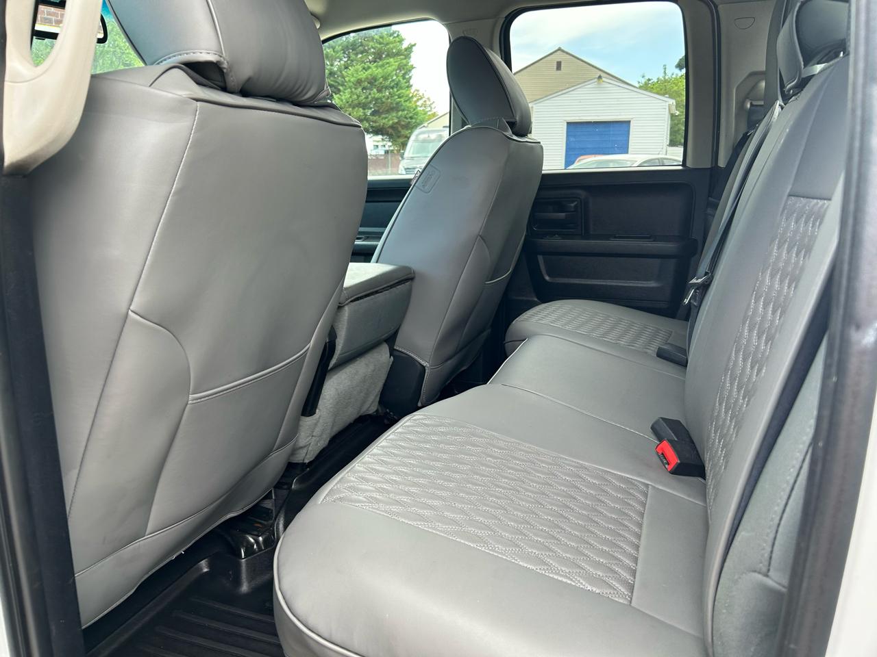 RAM 1500 Tradesman Quad Cab 4WD 2016