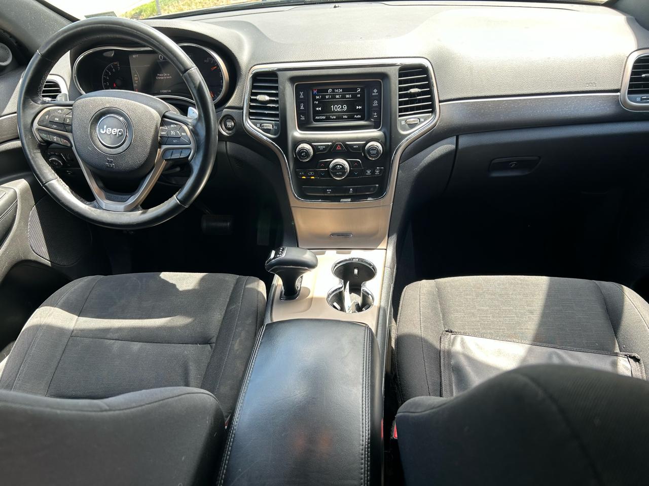 Jeep Grand Cherokee Laredo 4WD 2015