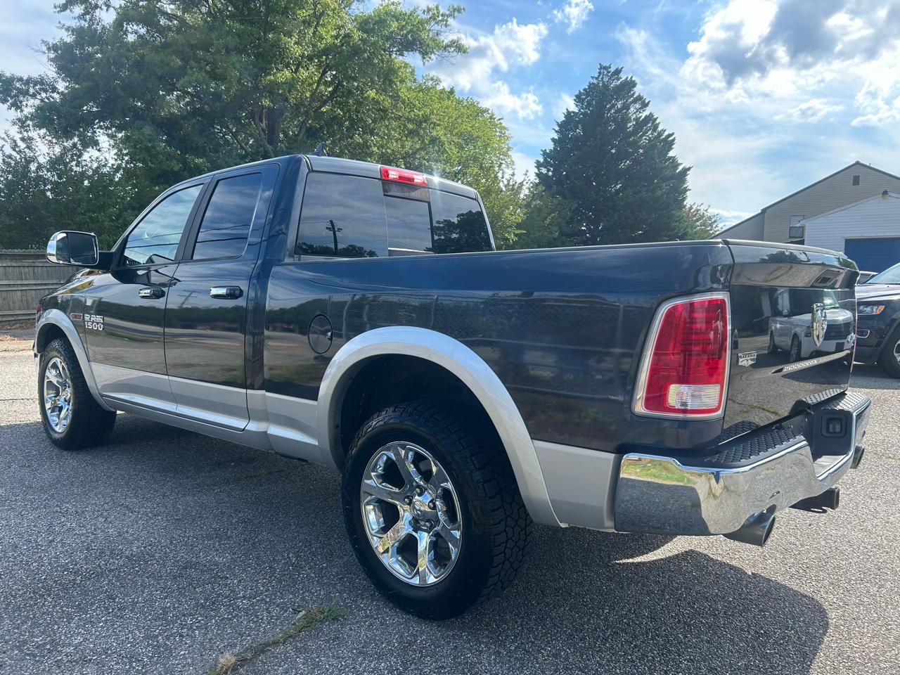 RAM 1500 Laramie Quad Cab 4WD 2016