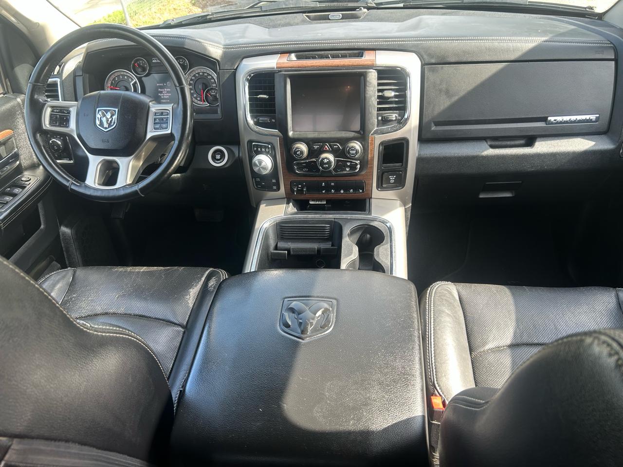 RAM 1500 Laramie Quad Cab 4WD 2016