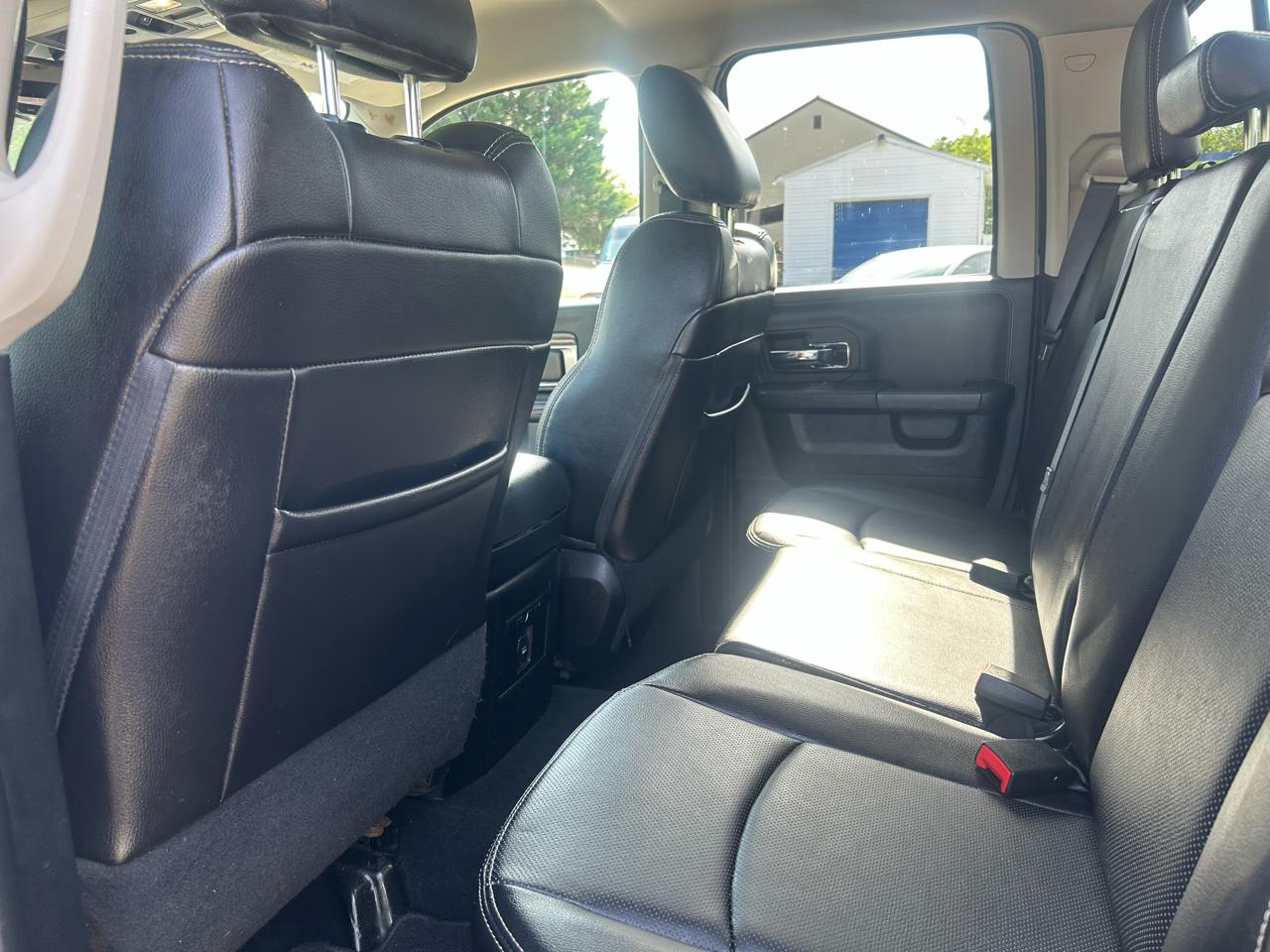 RAM 1500 Laramie Quad Cab 4WD 2016