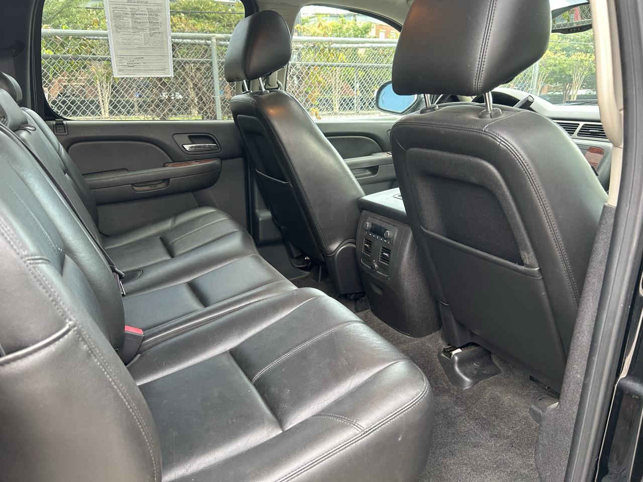 Chevrolet Avalanche LT 4WD 2013