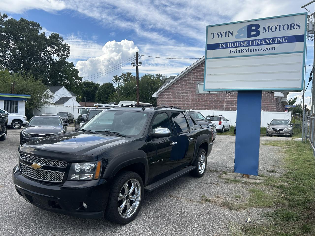 Chevrolet Avalanche LT 4WD 2013