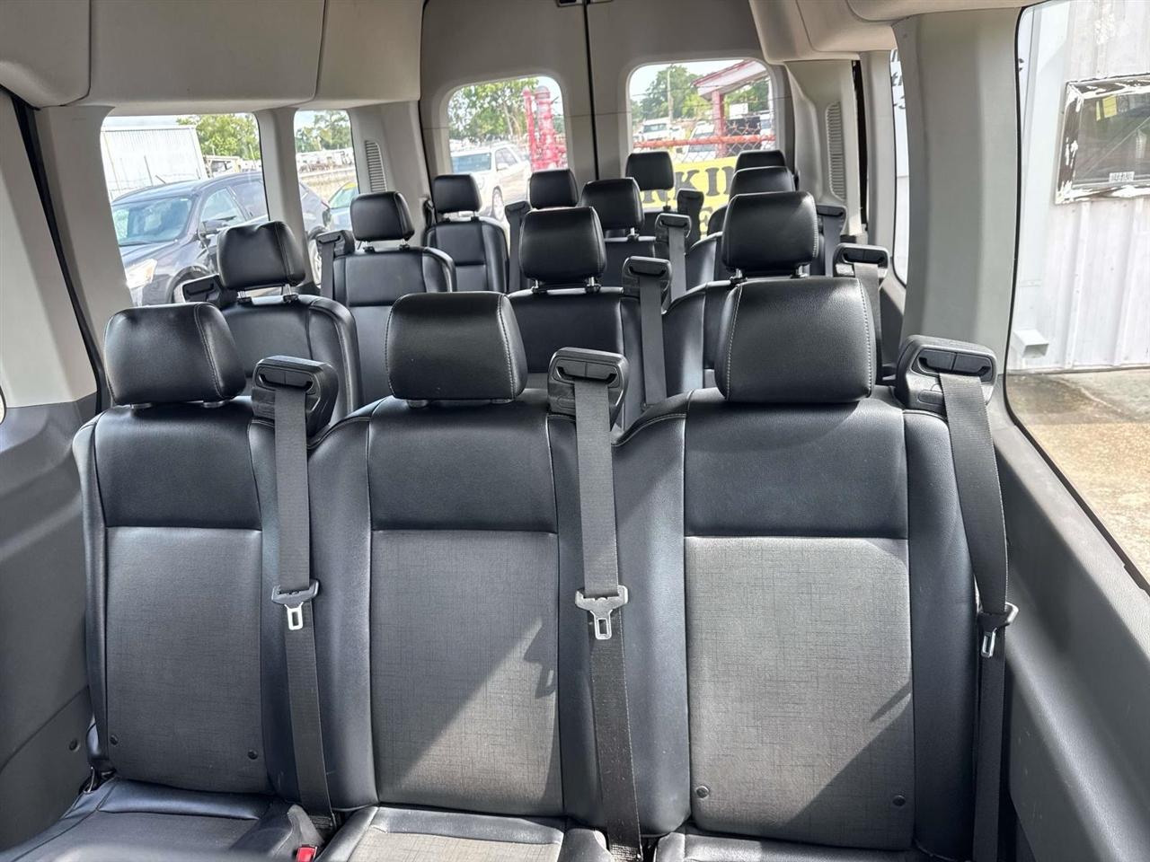 Ford Transit Passenger Wagon T-350 148" High Roof XLT RWD 2022