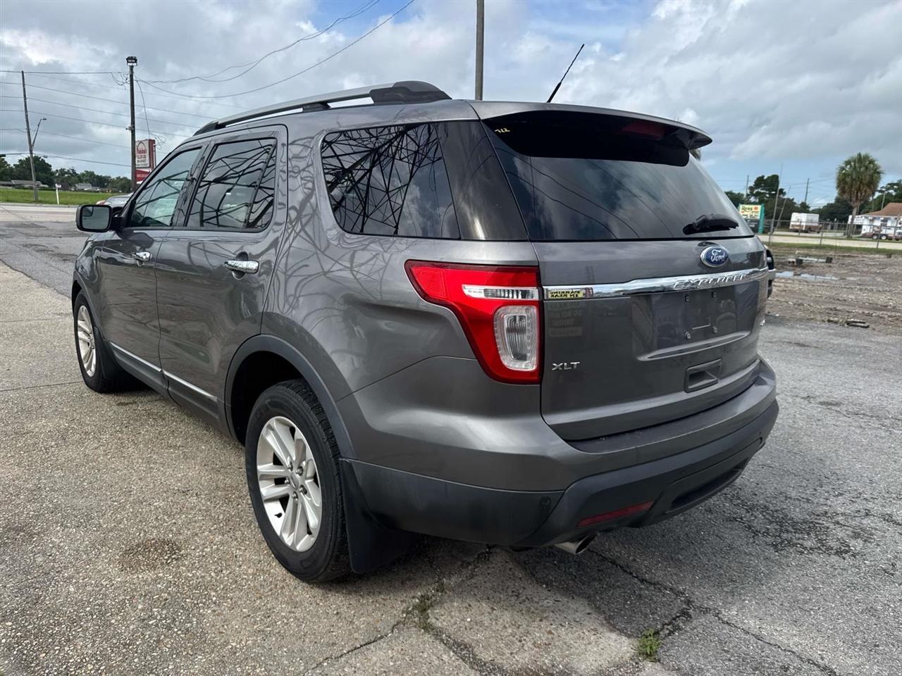 Ford Explorer 4WD 4dr XLT 2011