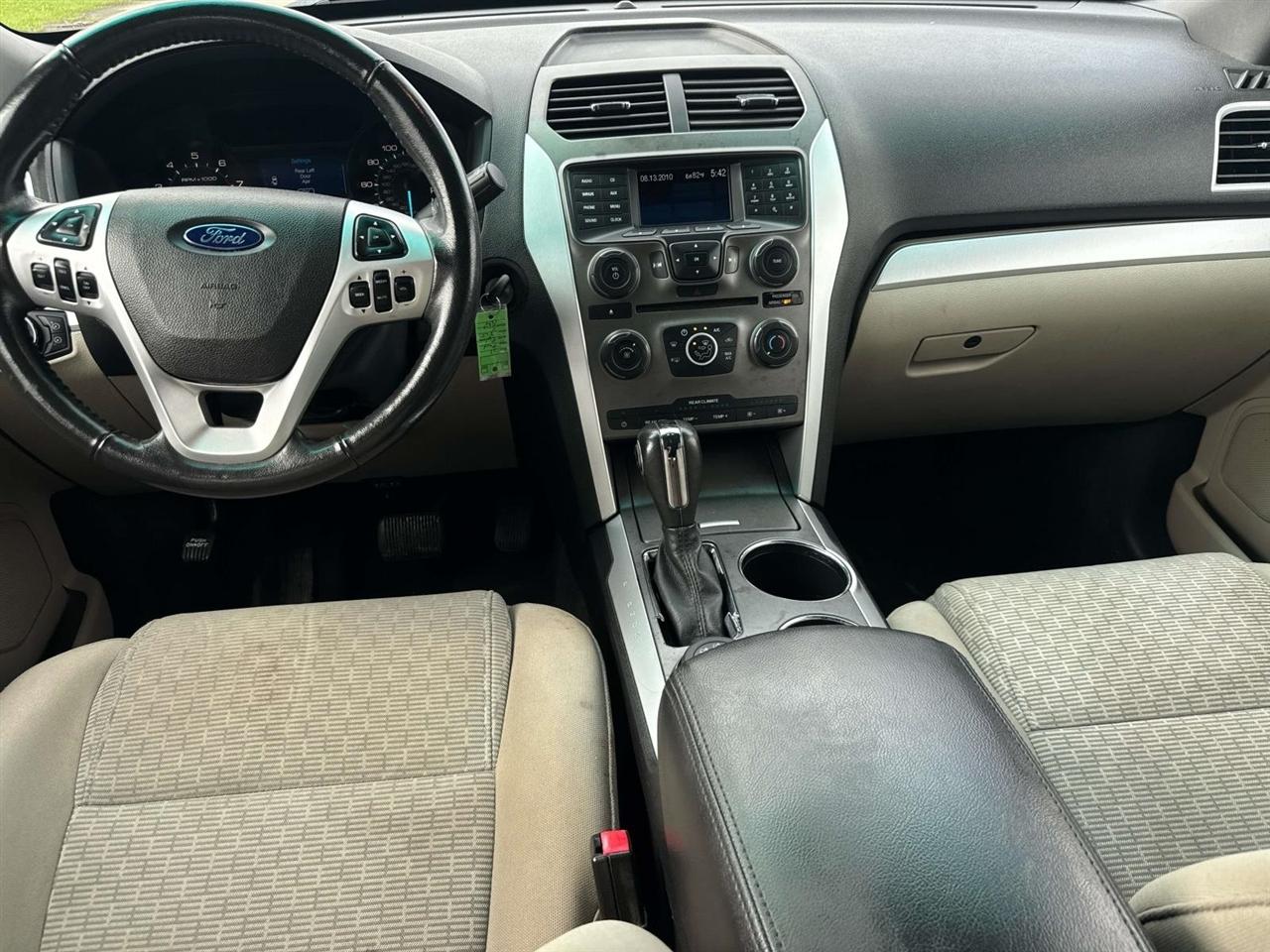 Ford Explorer 4WD 4dr XLT 2011