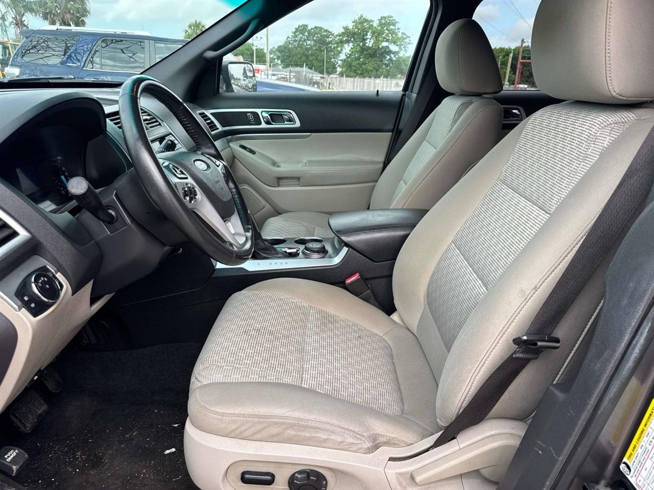 Ford Explorer 4WD 4dr XLT 2011