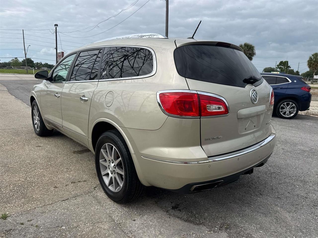 Buick Enclave FWD 4dr Leather 2015