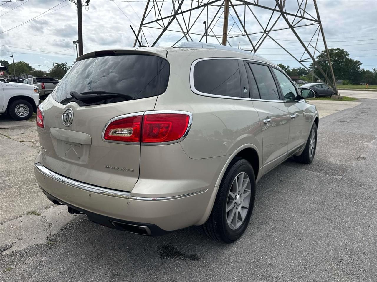 Buick Enclave FWD 4dr Leather 2015