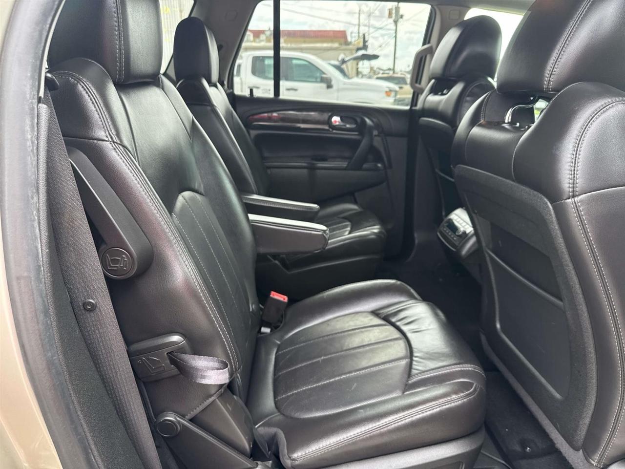 Buick Enclave FWD 4dr Leather 2015