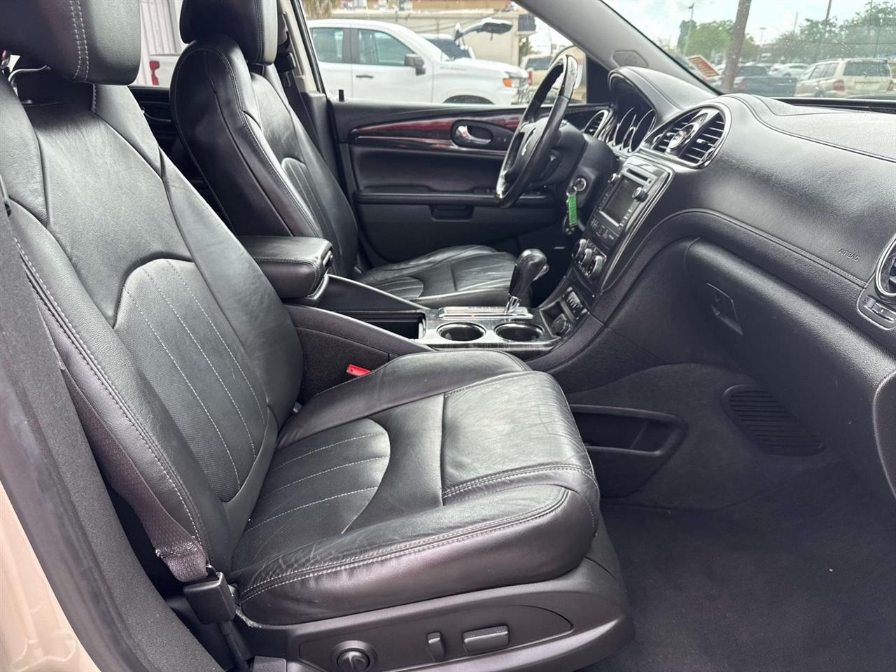 Buick Enclave FWD 4dr Leather 2015