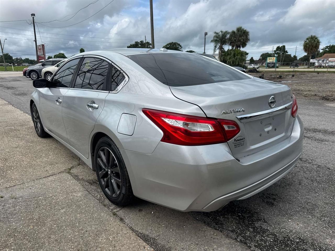 Nissan Altima 2.5 SV Sedan 2017