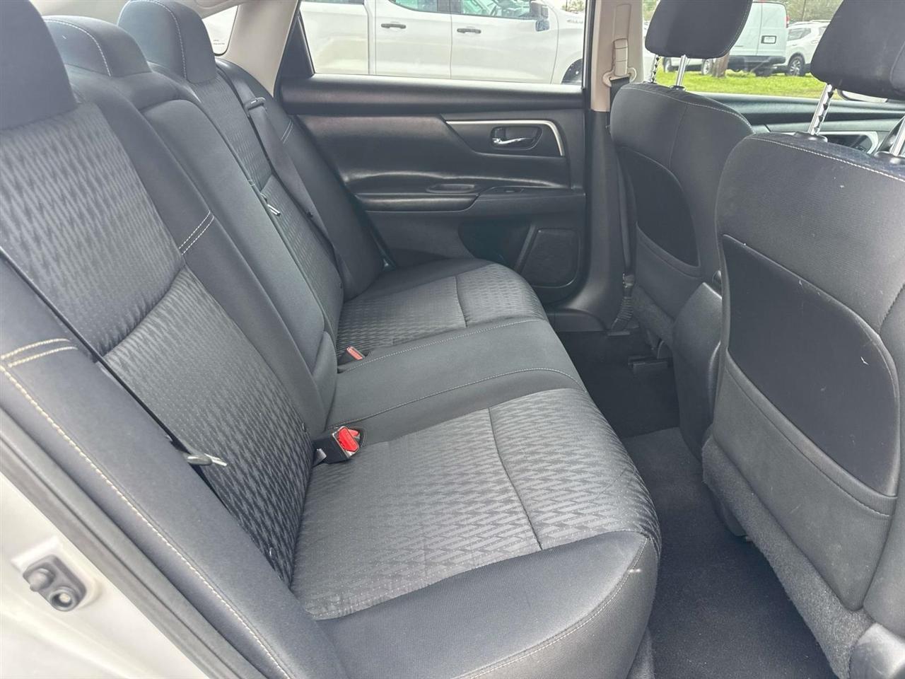 Nissan Altima 2.5 SV Sedan 2017