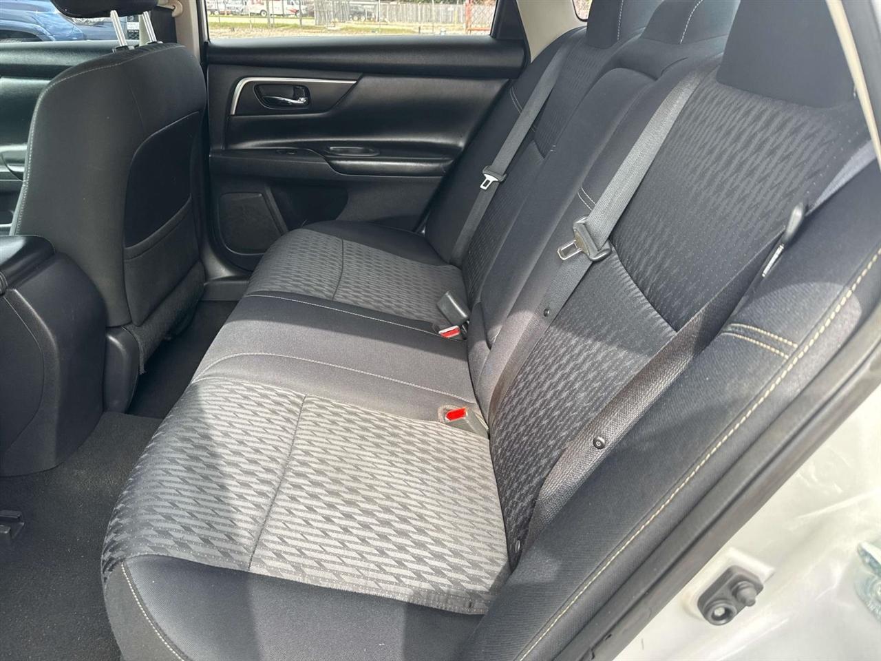Nissan Altima 2.5 SV Sedan 2017