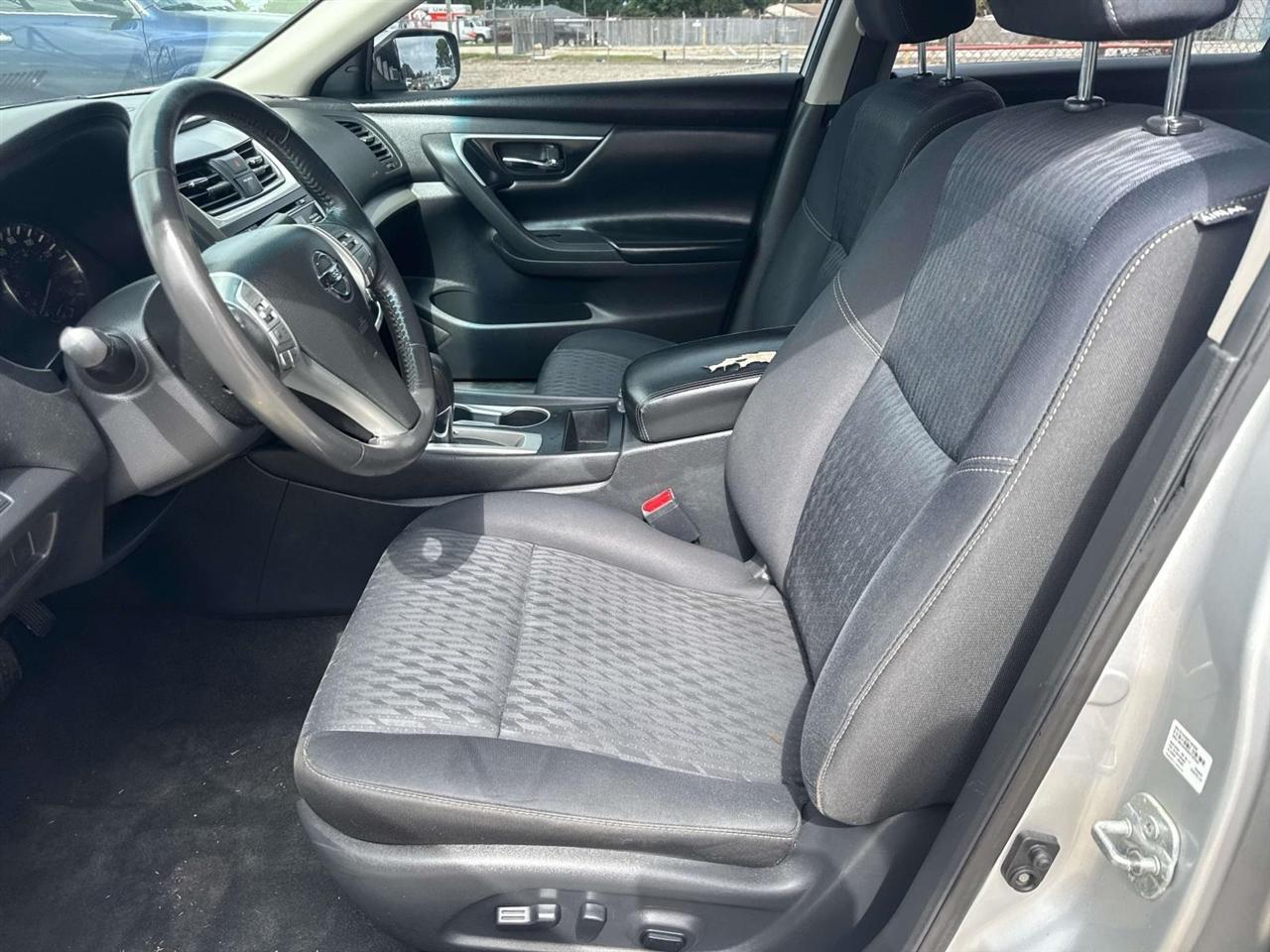 Nissan Altima 2.5 SV Sedan 2017