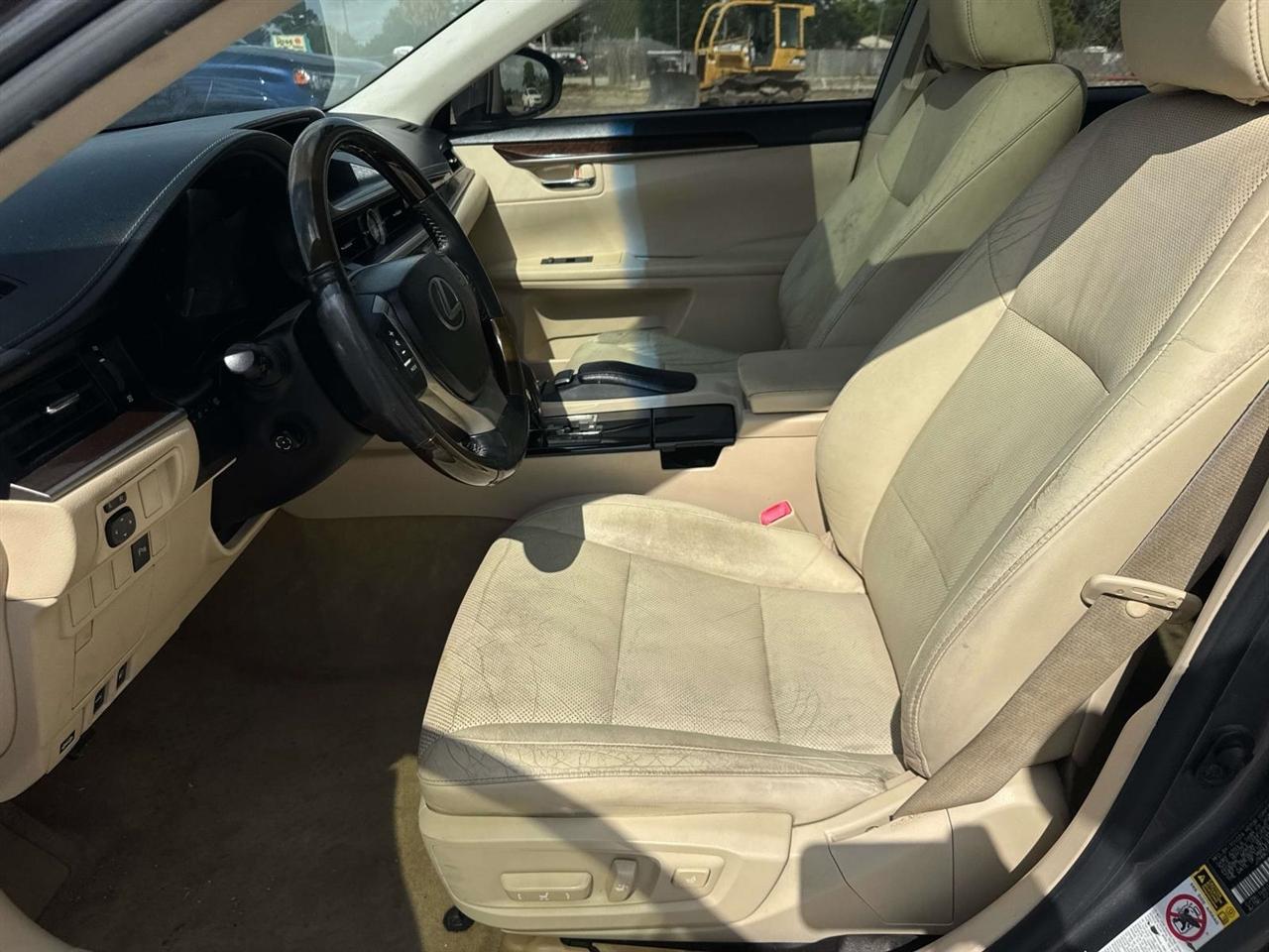 Lexus ES 350 4dr Sdn 2013