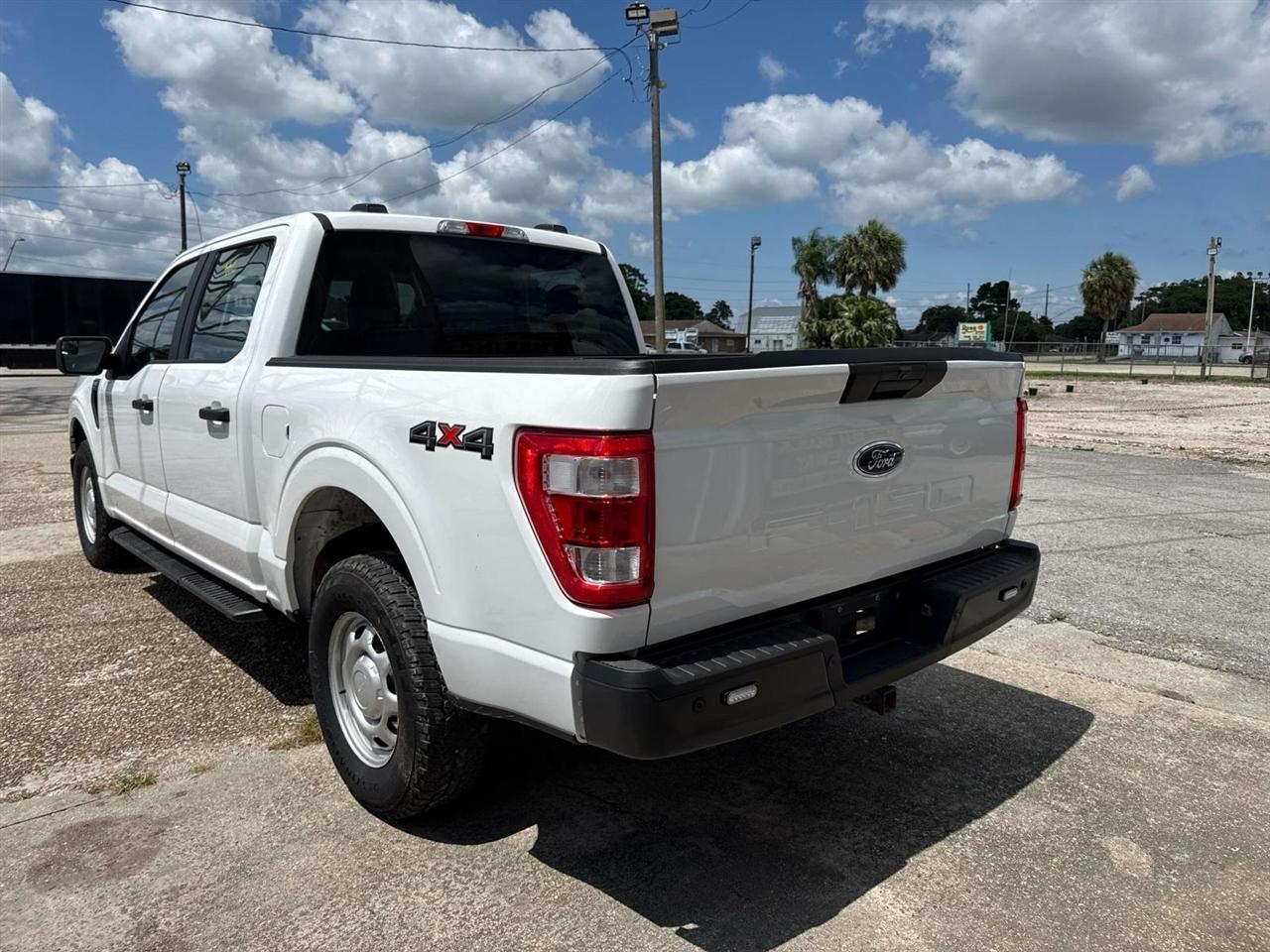 Ford F-150 XLT 4WD SuperCrew 5.5' Box 2022