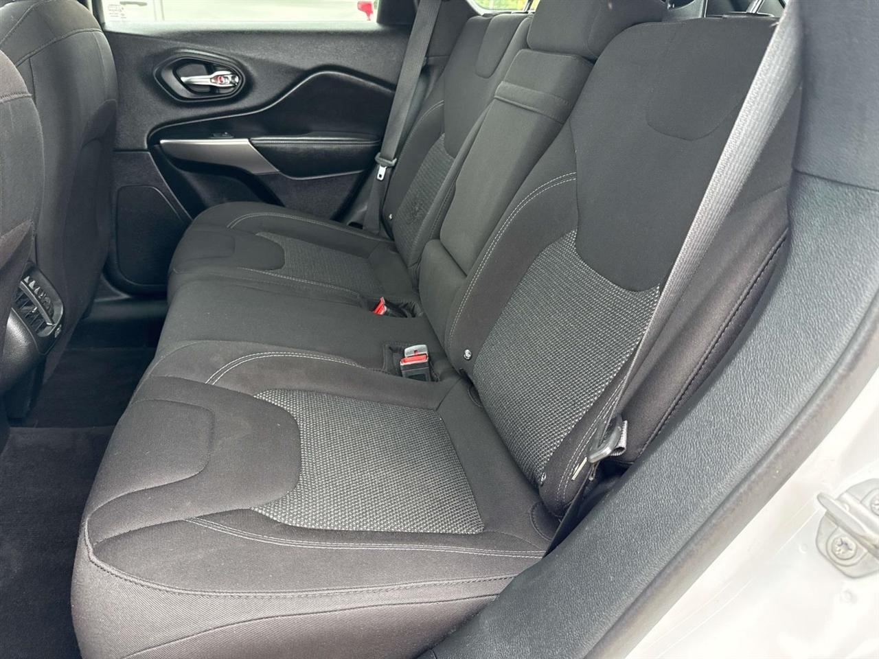 Jeep Cherokee Latitude FWD 2019