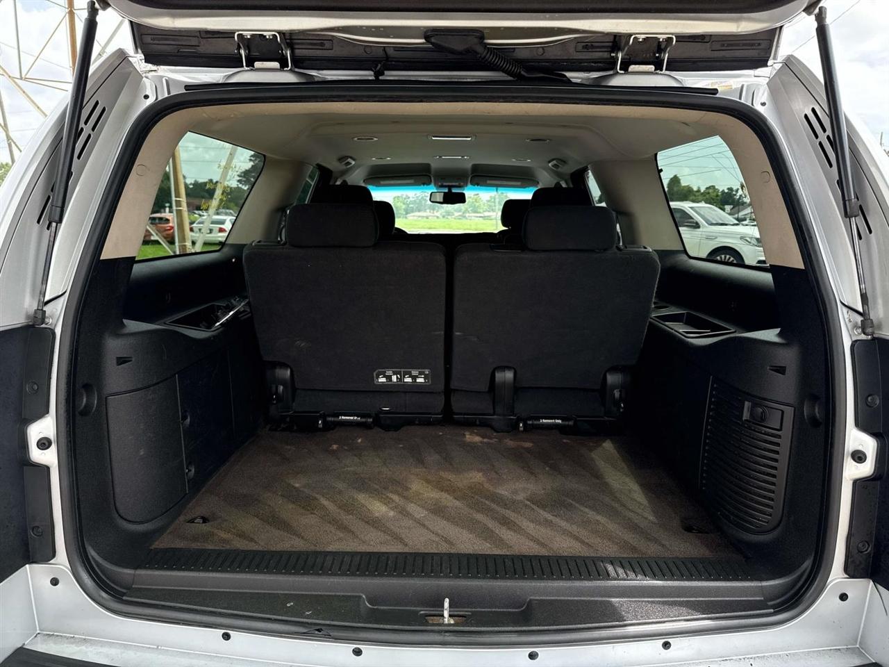 Chevrolet Suburban 4WD 4dr 1500 LS 2012