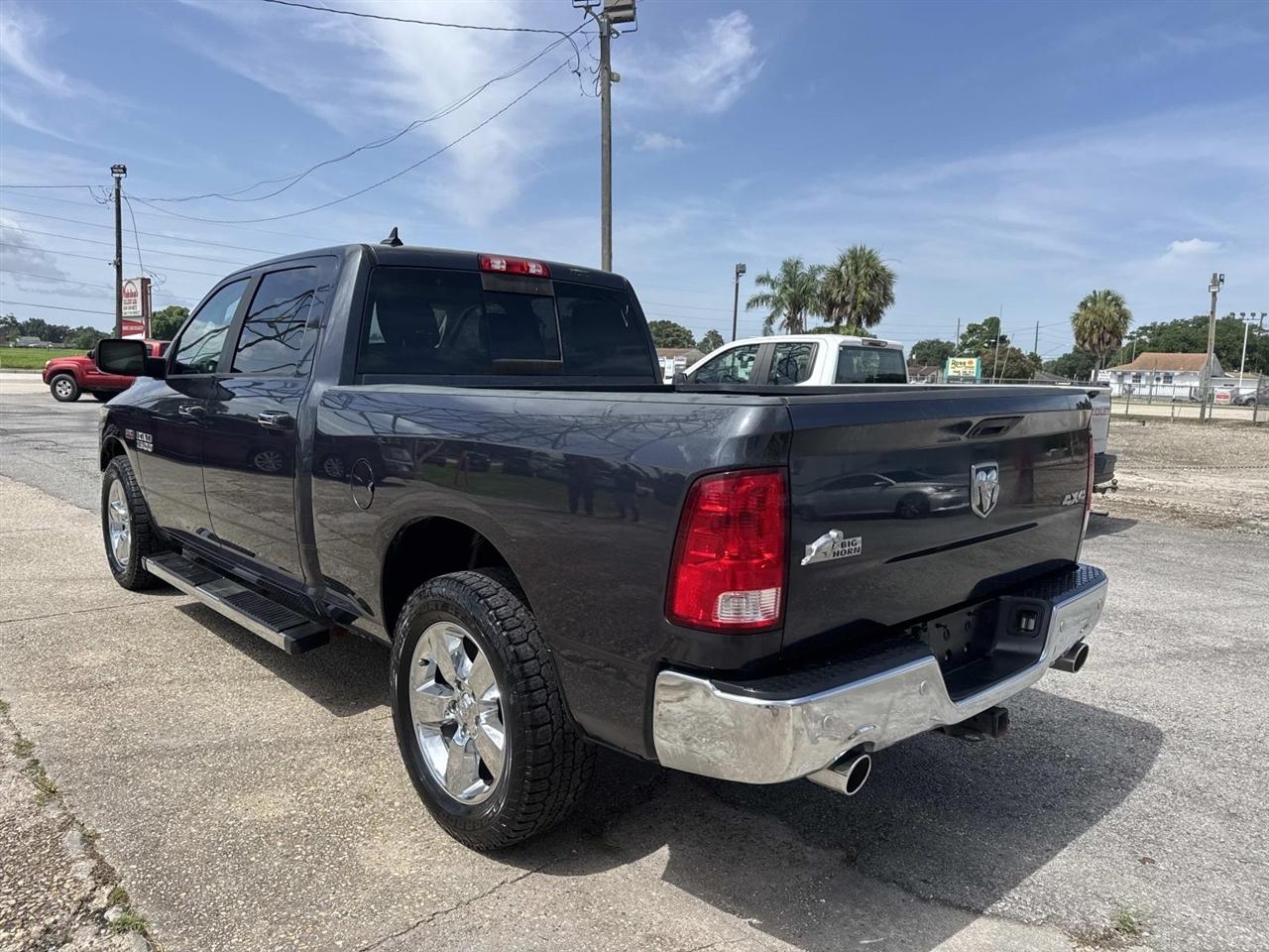 RAM 1500 Big Horn 4x4 Crew Cab 6'4" Box 2017