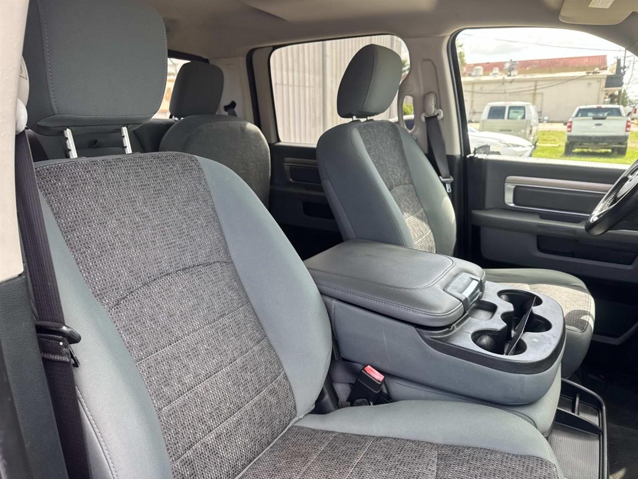 RAM 1500 Big Horn 4x4 Crew Cab 6'4" Box 2017