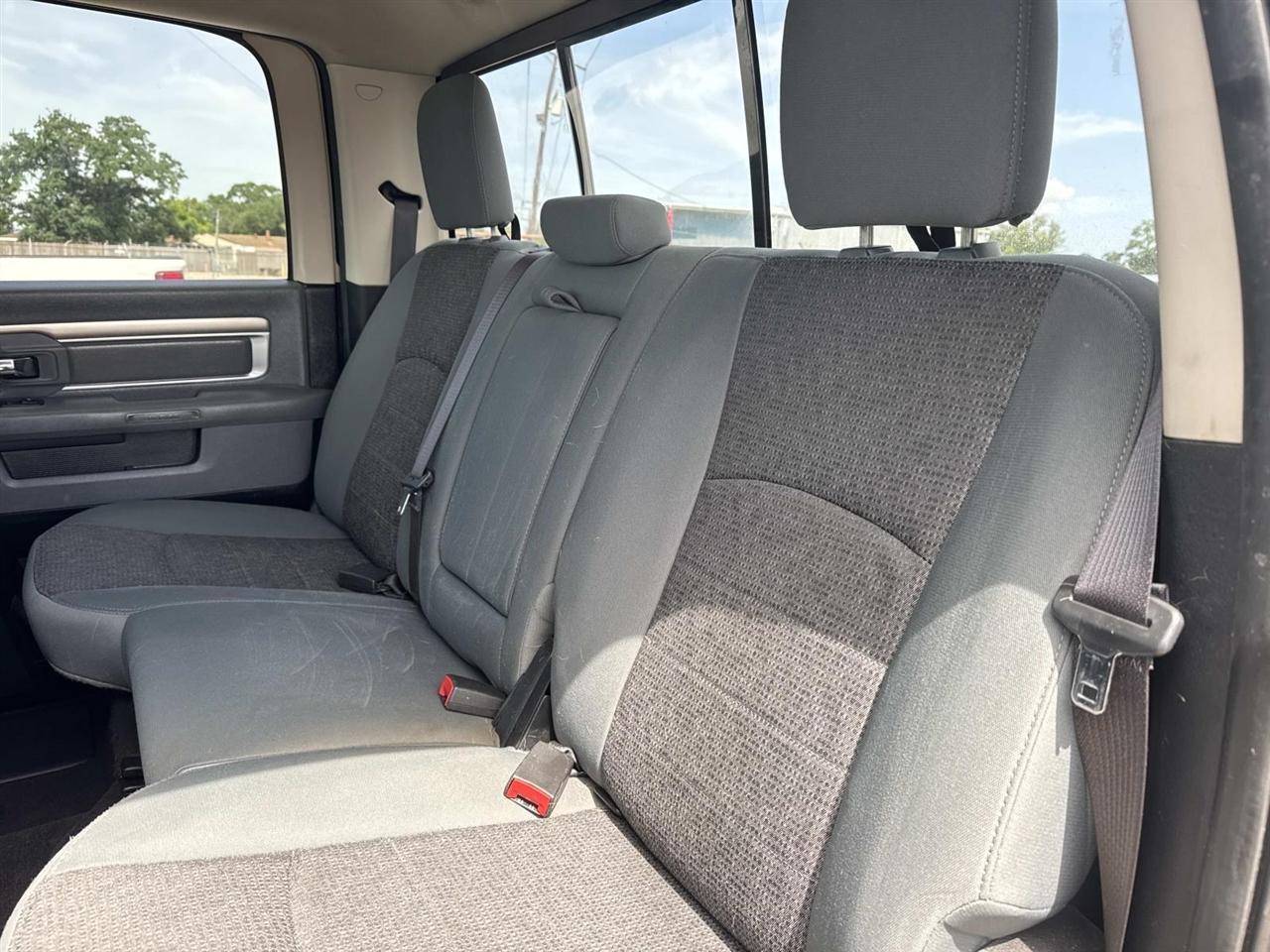 RAM 1500 Big Horn 4x4 Crew Cab 6'4" Box 2017
