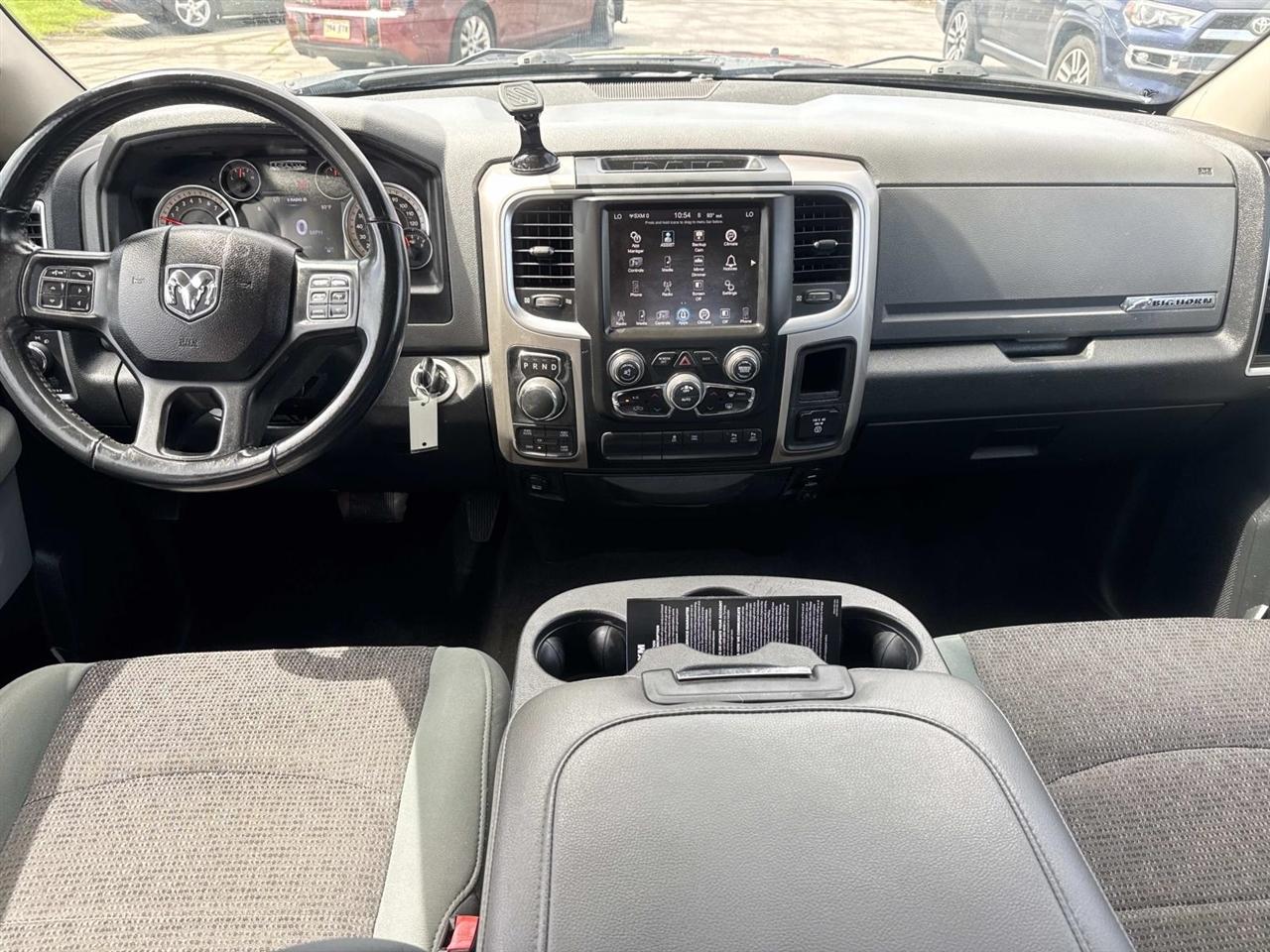 RAM 1500 Big Horn 4x4 Crew Cab 6'4" Box 2017