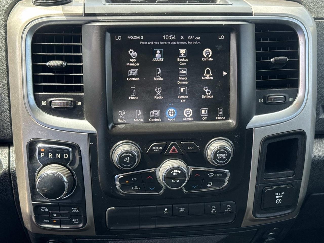 RAM 1500 Big Horn 4x4 Crew Cab 6'4" Box 2017