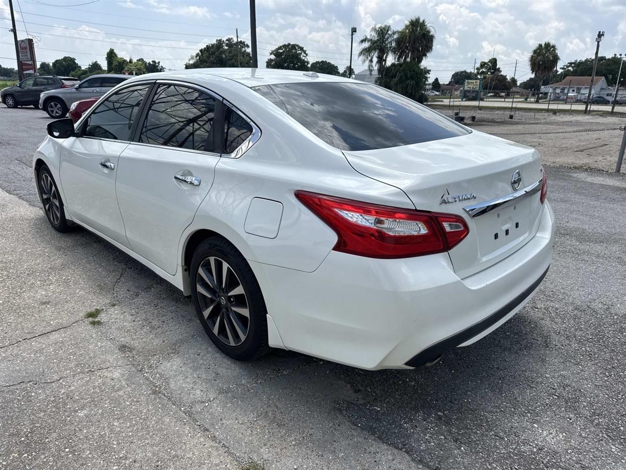 Nissan Altima 4dr Sdn I4 2.5 SL 2016