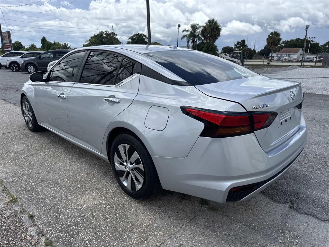 Nissan Altima 2.5 S Sedan 2020