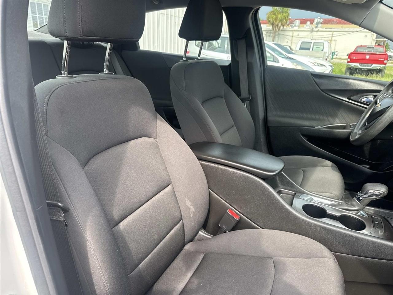Chevrolet Malibu 4dr Sdn LS w/1FL 2022