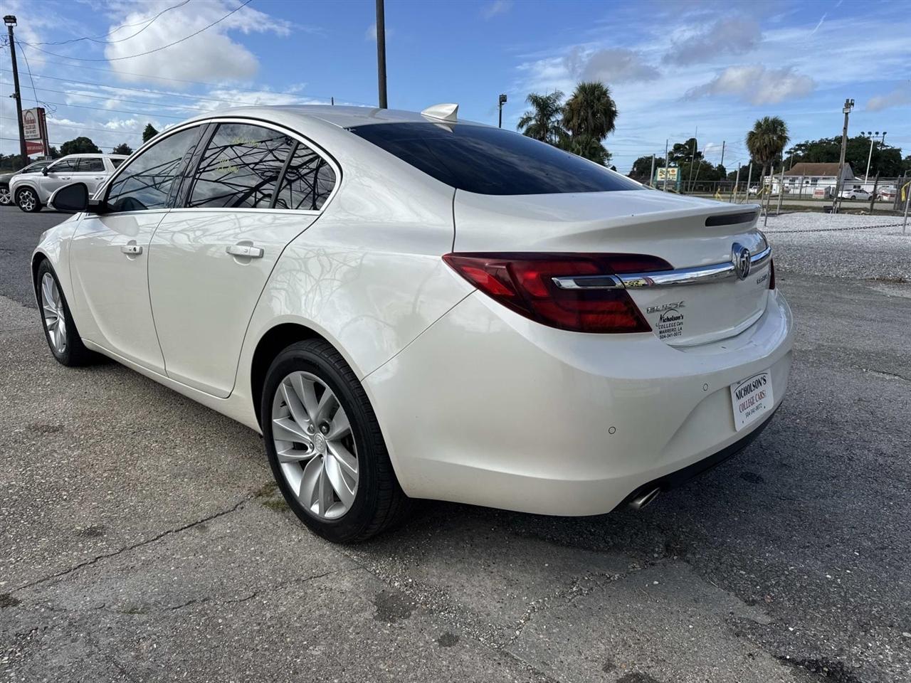 Buick Regal 4dr Sdn Premium I FWD 2015